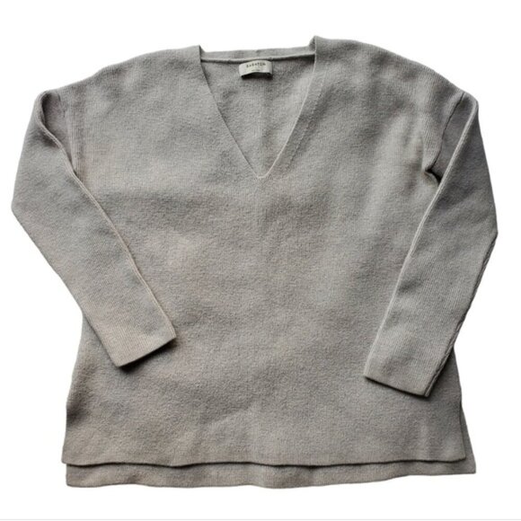 Aritzia Babaton Heather Light Grey Houston V-neck Sweater Size (1) XS - Picture 3 of 8